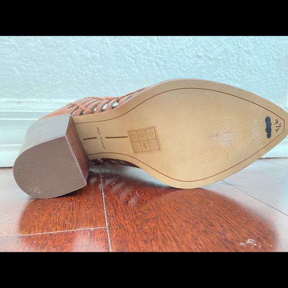 Dolce Vita DV New summer Booties color caramel size 9.5 no box - Picture 4 of 6